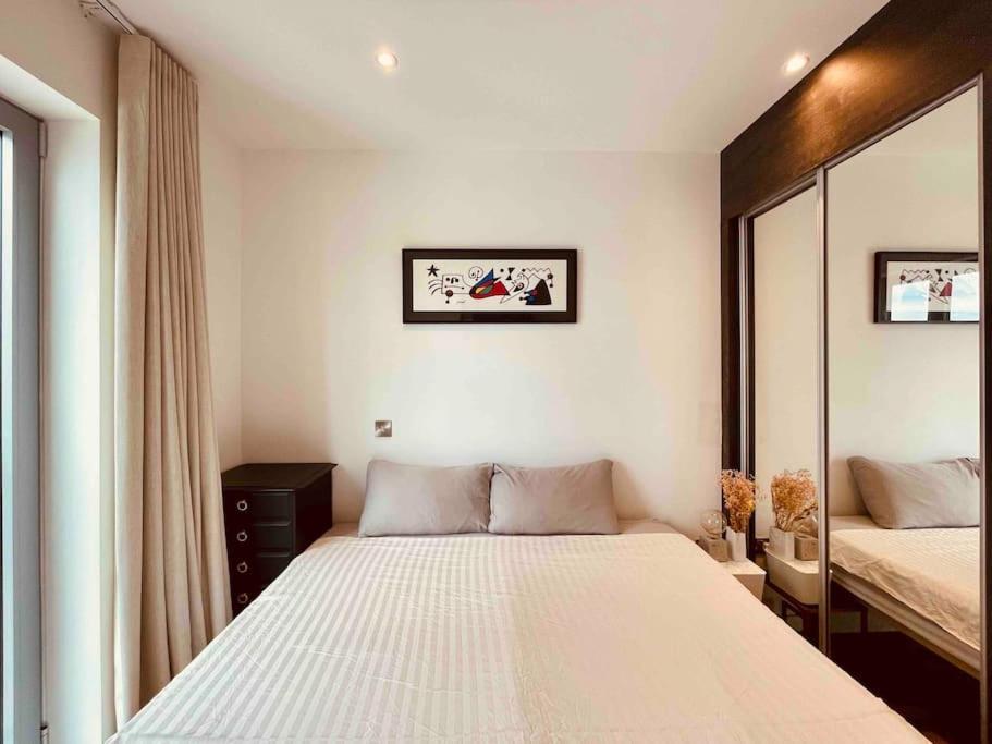 3 Bedroom Penthouse With Terrace And Skyline In Battersea 런던 외부 사진