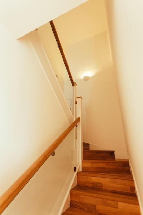 3 Bedroom Penthouse With Terrace And Skyline In Battersea 런던 외부 사진