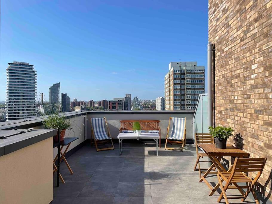 3 Bedroom Penthouse With Terrace And Skyline In Battersea 런던 외부 사진