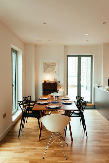 3 Bedroom Penthouse With Terrace And Skyline In Battersea 런던 외부 사진